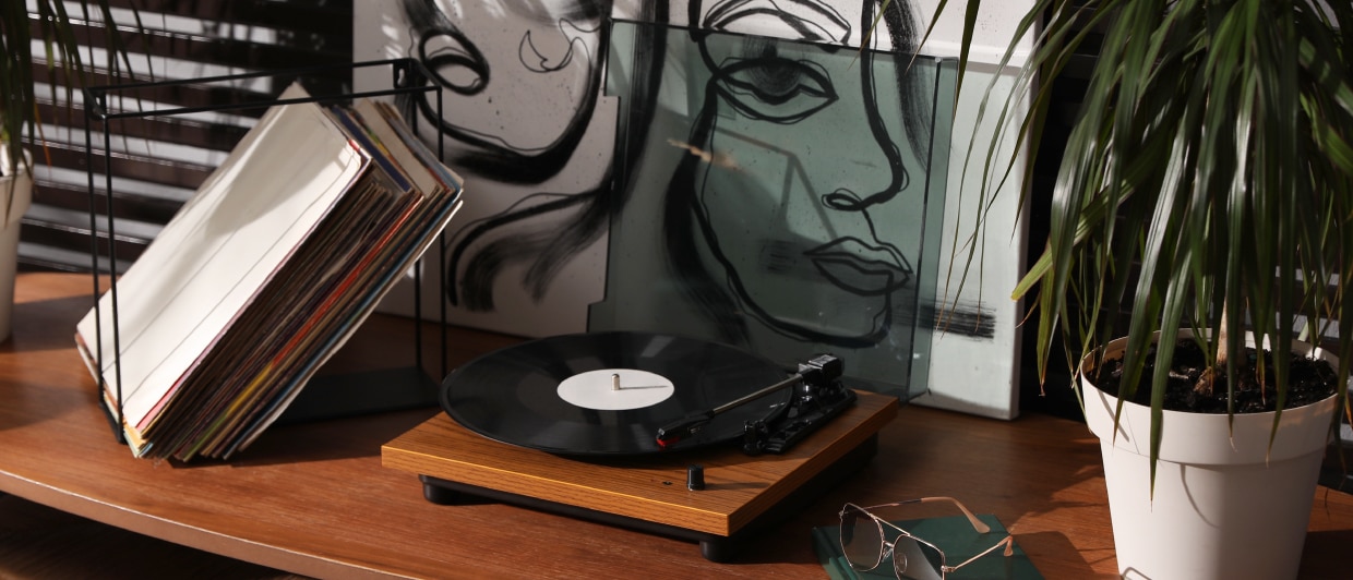 20210712_vinyl_1240x531.jpg