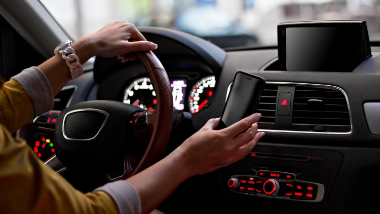 202504_buyingguide_car-charger_750x422.jpg