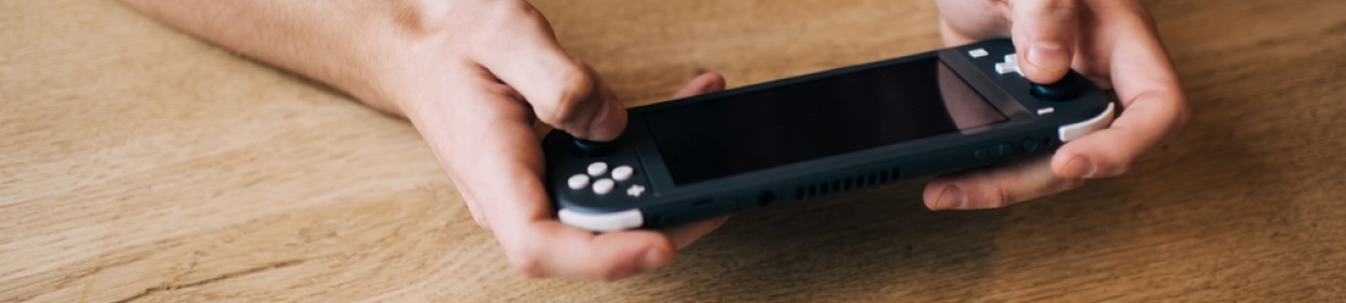 202507_buyingguide_gaming-handheld_1240x280.jpg